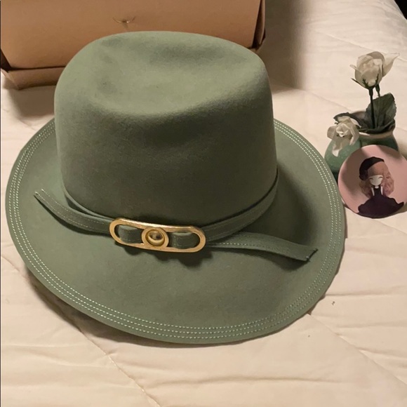 ? EUC Vintage Mr John fedora, in green??? main image 9